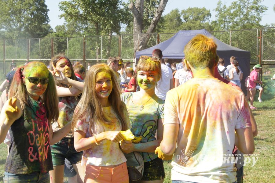 Яркие эмоции «ColorFest» в Великих Луках (ФОТО)