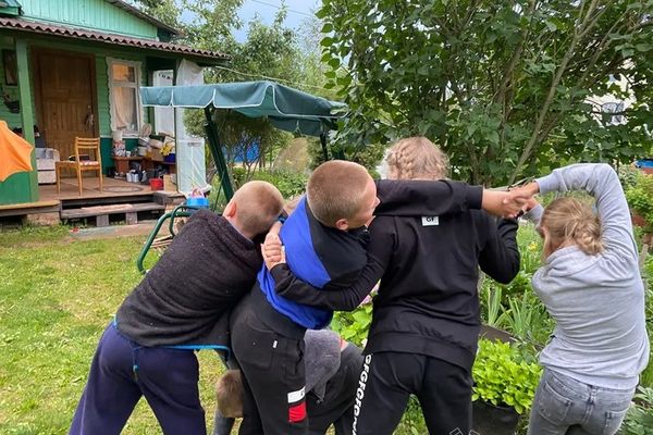 В Псковской области начался прием заявок на участие в конкурсе «Многодетная семья года»