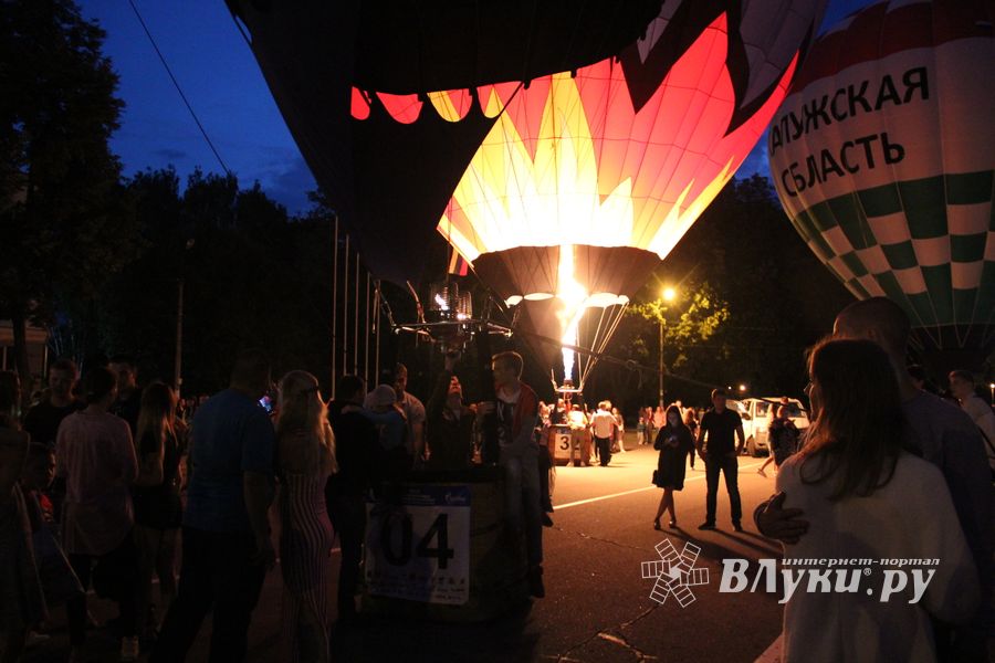 Ночным свечением аэростатов завершилась 24-я Международная встреча воздухоплавателей (ФОТО)