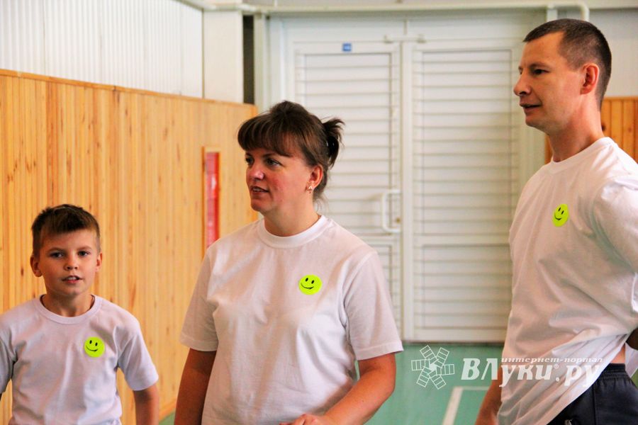 Великолучане одержали победу в зональном этапе «Папа, мама, я – спортивная семья» (ФОТО)