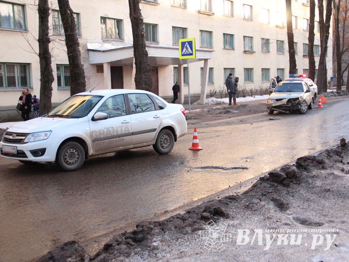 ДТП на Зверева в Великих Луках (ФОТО)