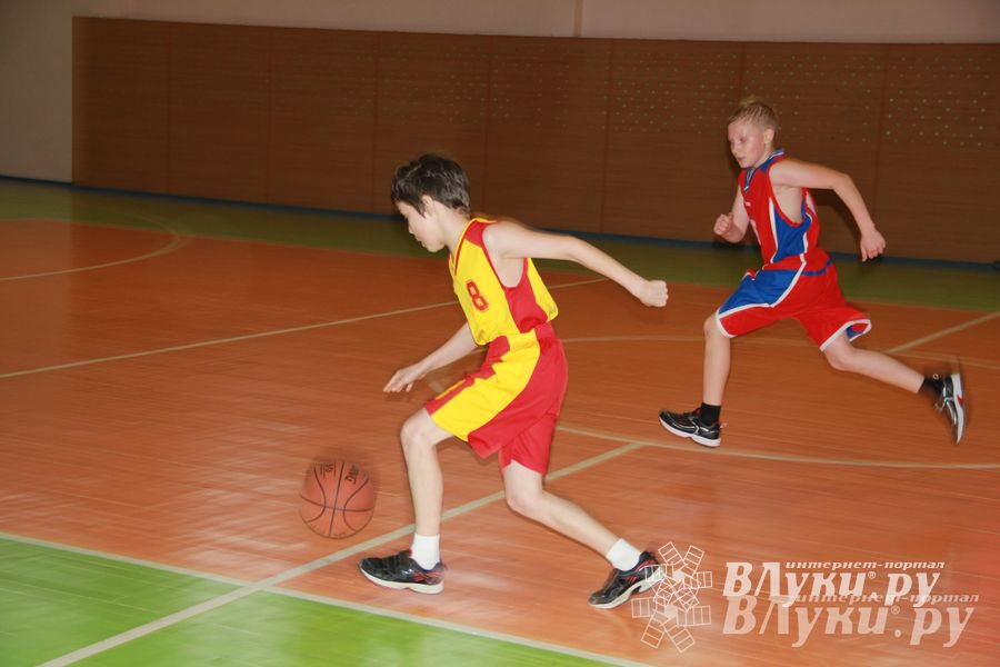 Великолукские баскетболисты стали победителями междугородних соревнований по баскетболу