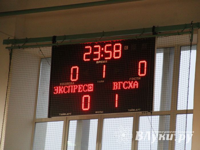 В Великих Луках продолжается Первенство города по мини-футболу (фото)