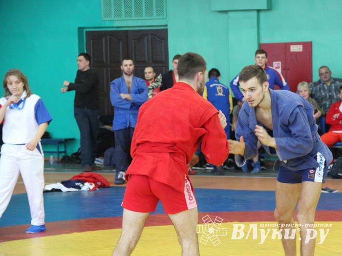 В Великих Луках - время жарких схваток (16+) (ФОТО)