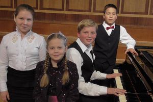 «Подарок одноклассникам» преподнесли учащиеся школы искусств центра эстетического воспитания (фото)