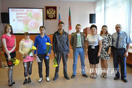 В Великолукском районе вручили ключи от новых квартир детям-сиротам (фото)