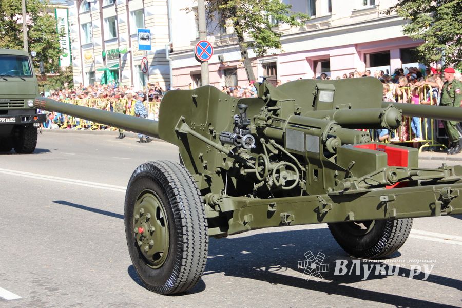 Военный парад в Великих Луках, часть II (ФОТО)