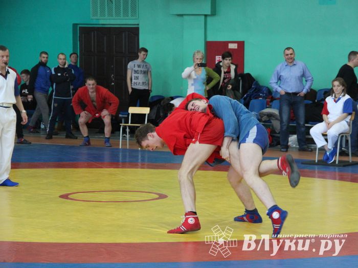 Самбисты поборолись на крупном турнире в Великих Луках (ФОТО)