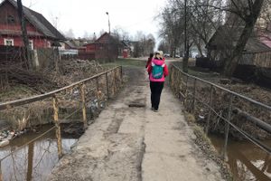 «Дырявый» мост на Винатовского-Тимирязева — ремонта ждать (ФОТО)