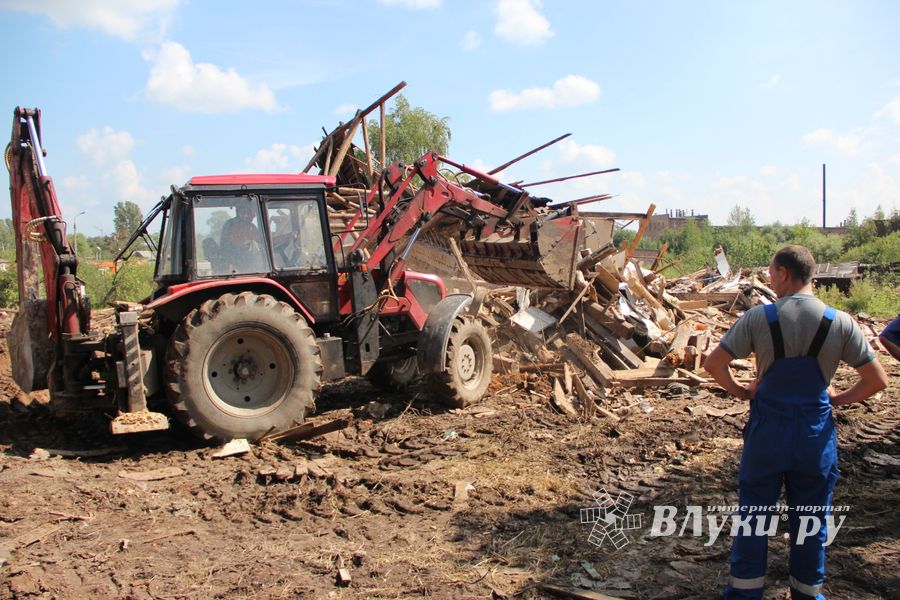 Здесь будет въезд на путепровод (ФОТО)