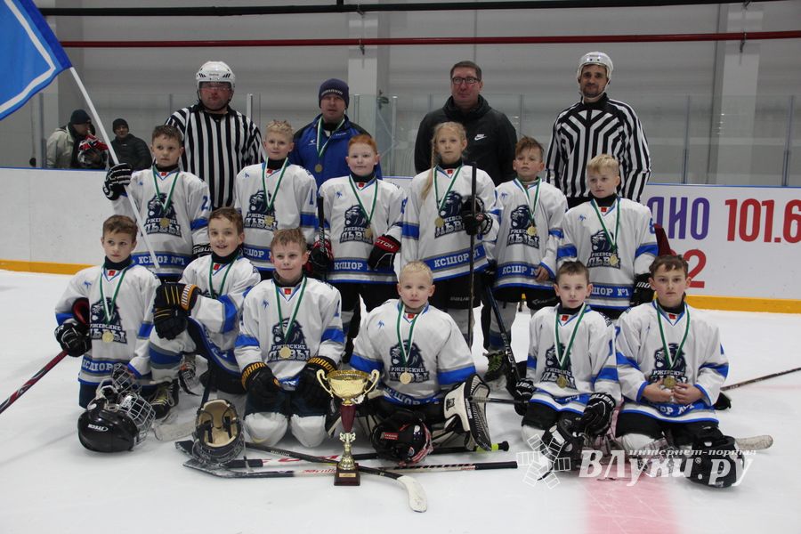 Детский турнир по хоккею прошел в Великих Луках (ФОТО)