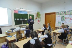 Учащимся Псковского района напомнили о правилах безопасного поведения на дорогах (фото)