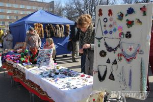 Универсальная торговая ярмарка «Весна-2015» прошла в Великих Луках (фото)