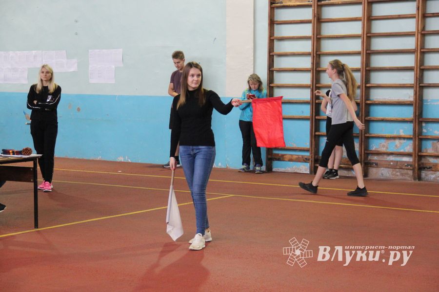 В Великих Луках выявляют лучших легкоатлетов (ФОТО)