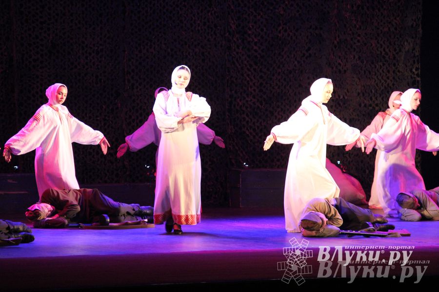 Государственный ансамбль «Русский Север» представил в Великих Луках мюзикл «Василий Теркин»