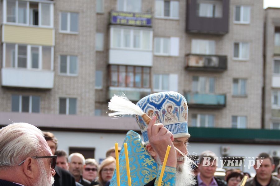Новую часовню Покрова Богоматери освятили сегодня в заречном районе Великих Лук (ФОТО)