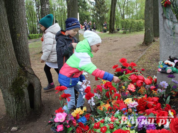Великолучане почтили память героев Великой Отечественной (ФОТО)