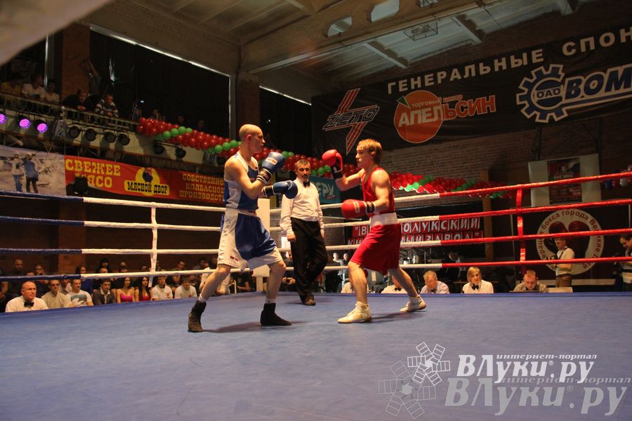 В Великих Луках состоялась матчевая встреча по боксу