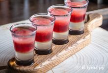 В Великих Луках компания молодых людей оплачивала спиртное и закуски чужой банковской картой