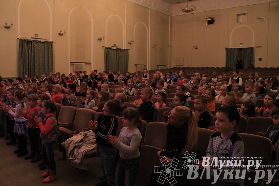 Состоялась премьера спектакля «Однажды в сказке...» (фото)