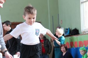 В Великих Луках стартовали спортивные соревнования среди дошколят «Юные олимпионики»