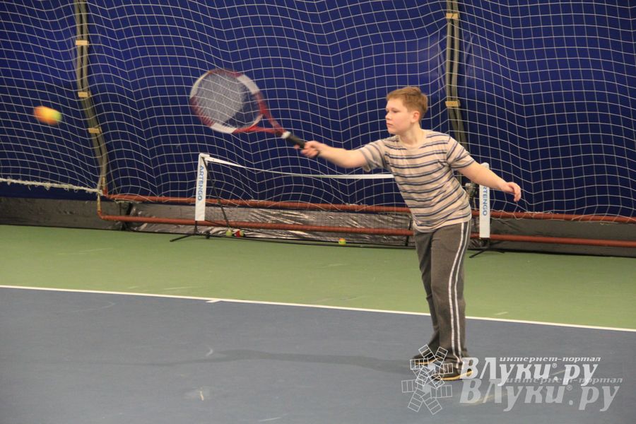 В СК «Ника» проходит открытый городской турнир по большому теннису (фото)