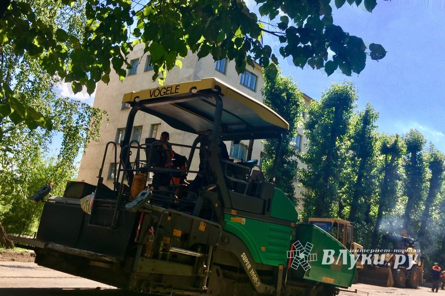 В Великих Луках перекрыто движение (ФОТО)