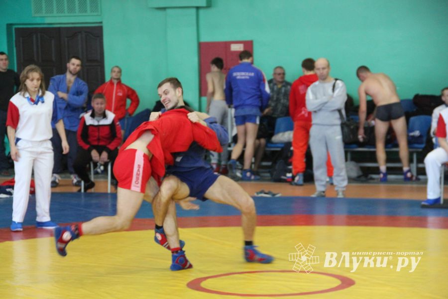 В Великих Луках - время жарких схваток (16+) (ФОТО)