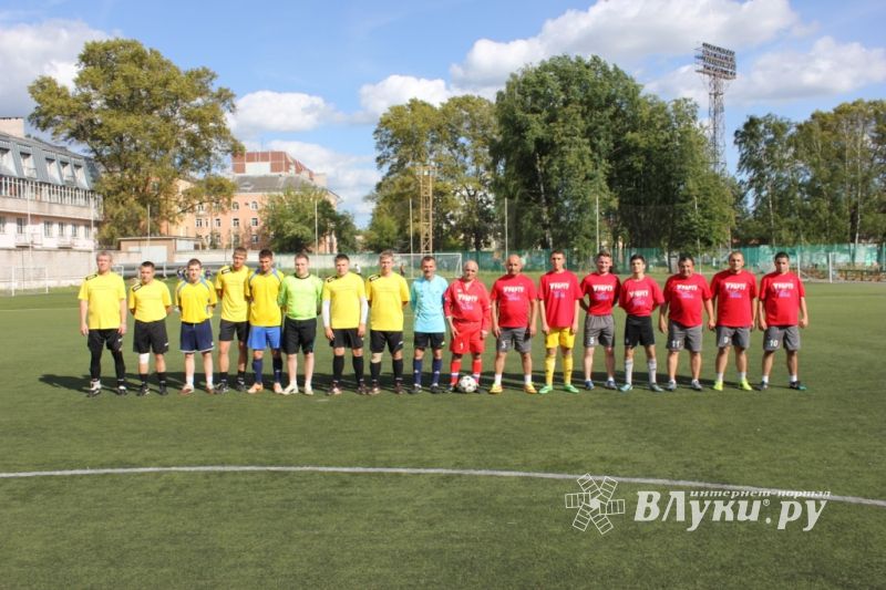 В Пскове состоялся товарищеский матч по футболу (фото)