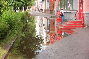 И плывем, и плаваем – Великие Луки после ливня (ФОТО)