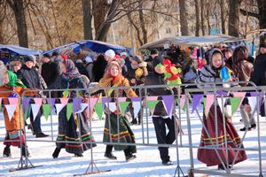 Широко отметили Масленицу в Великих Луках (ФОТО)