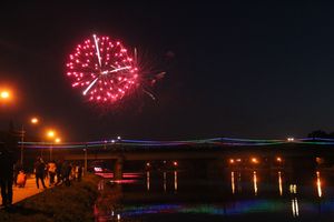 Праздничный салют в честь Дня Победы был дан в Великих Луках (ФОТО)