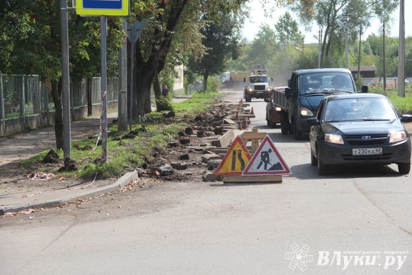 Улицу Дьяконова расширяют (ФОТО)