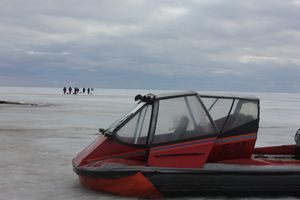 23 рыбака-любителя оказались отрезанными от берега (фото)