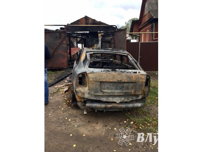 В Великих Луках горел гараж (ФОТО)