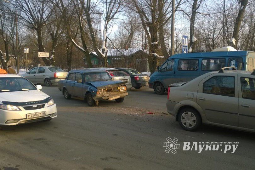 Фотофакт: ДТП на Гагарина