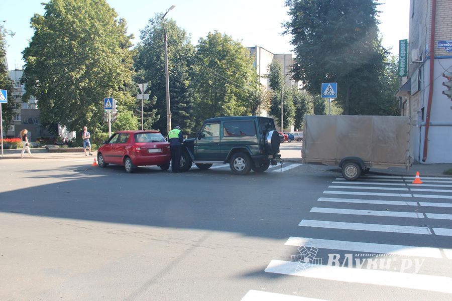 ДТП на Октябрьском в Великих Луках (ФОТО)