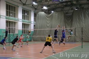 Сборная Великолукского района стала обладателем Кубка города по волейболу (фото)