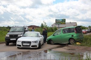 В Великих Луках произошло тройное ДТП (ФОТО)