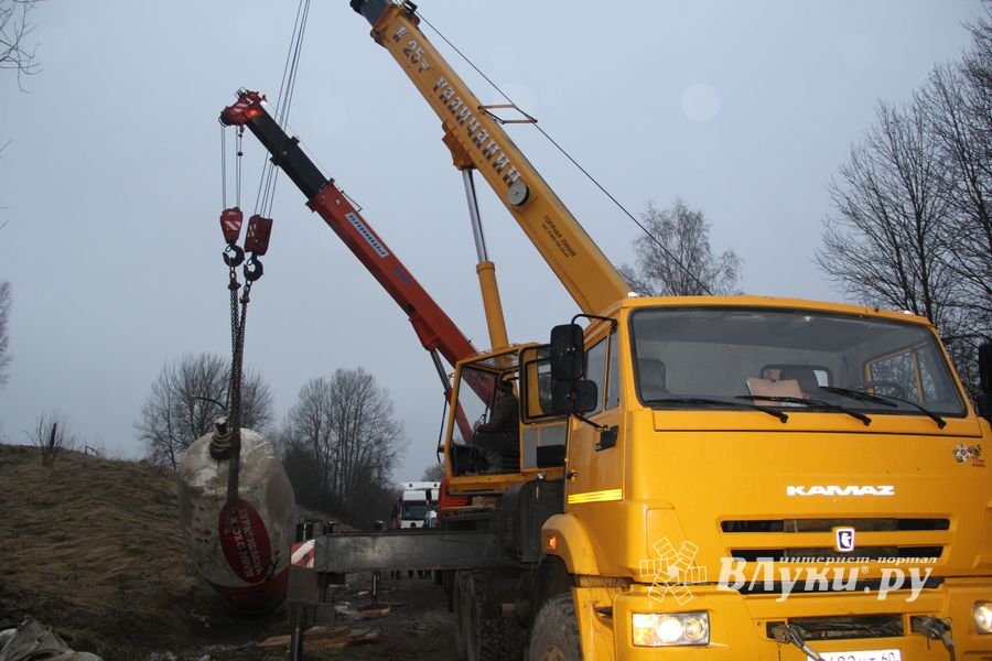 В районе деревни Булынино перевернулась бетономешалка (ФОТО)