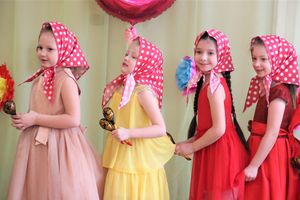 В детских садах Великих Лук проходят утренники к 8 марта (ФОТО)