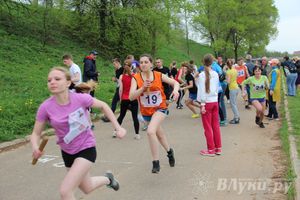 В Великих Луках прошла весенняя городская эстафета (фото)