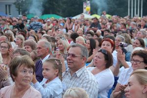 Людмила Чурсина и Пелагея поздравили Великие Луки с 850-летием (ФОТО)