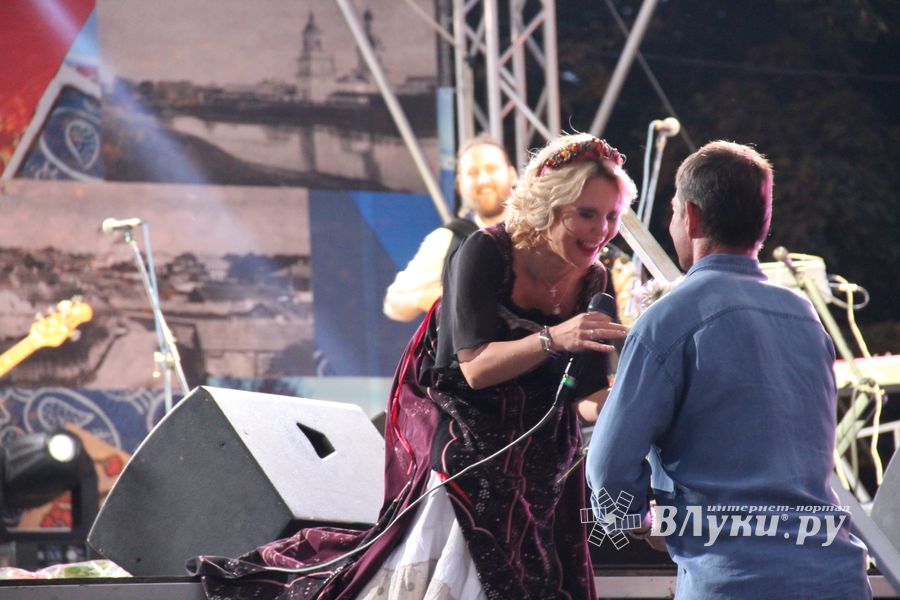 Людмила Чурсина и Пелагея поздравили Великие Луки с 850-летием (ФОТО)