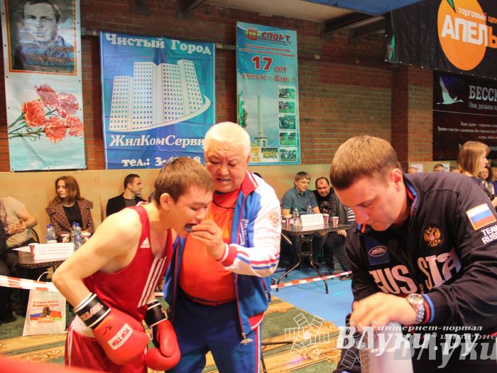 В Великих Луках состоялась матчевая встреча по боксу