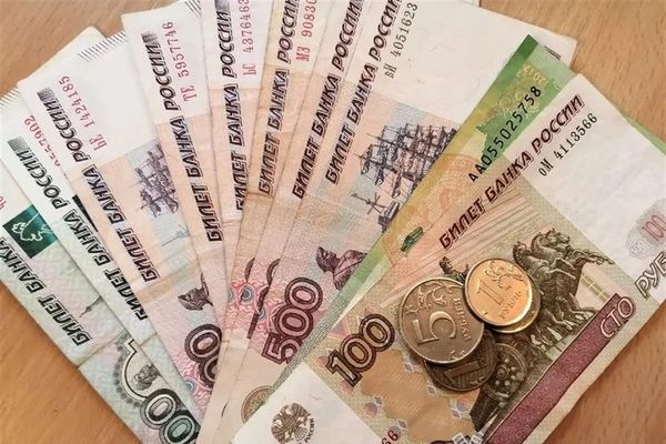 52 отца в Псковской области получают пособие по уходу за ребенком