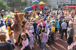 В Великих Луких благоустроили сквер на ул. Жукова (фото)
