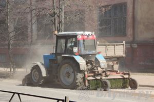 Великие Луки утопают в пыли и песке (фото)