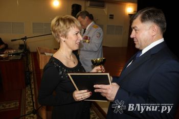 Сегодня в УМВД России по Псковской области прошли праздничные мероприятия, посвящённые Международному женскому дню (фото)