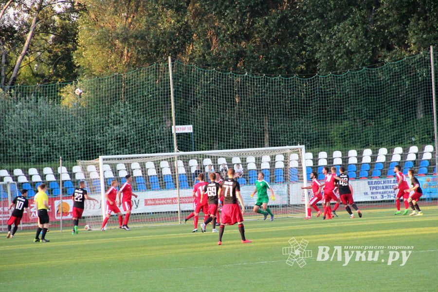 Хороший футбол без забитых мячей — «Луки-Энергия» сыграла с «Локомотив-Казанка» (ФОТО)